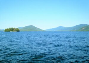 Read more about the article टी ॲनाऊ सरोवर (Te Anau Lake)